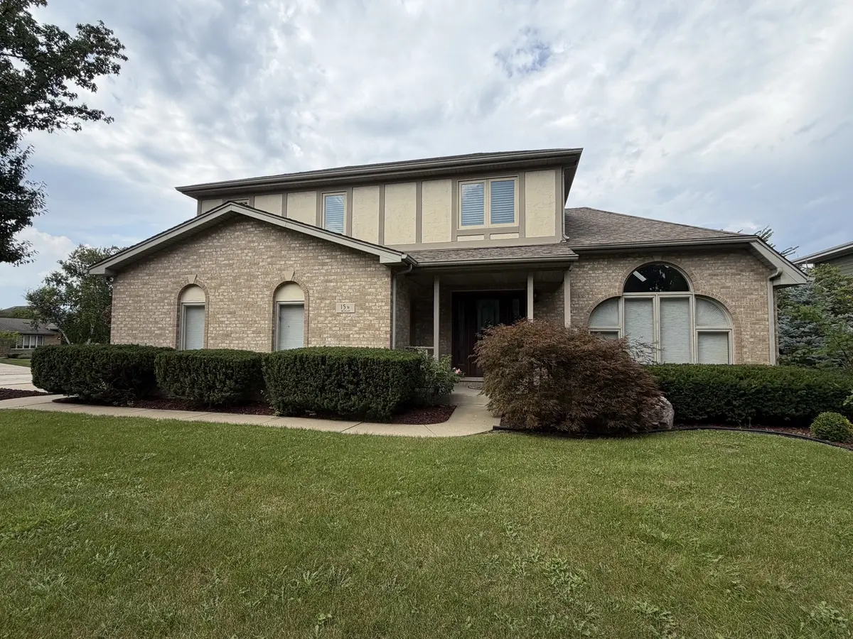 15 Meagan LN, Lemont, IL 60439