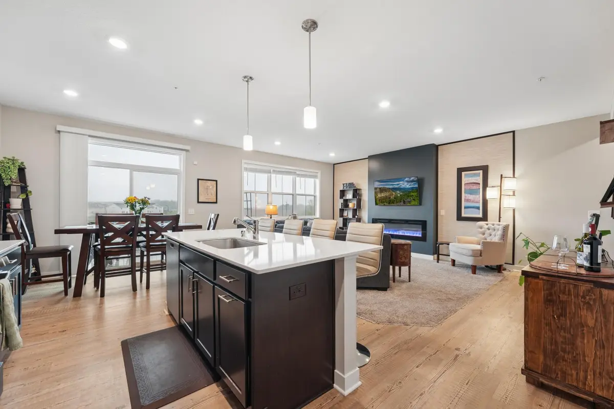6453 Inspire CIR S, Cottage Grove, MN 55016