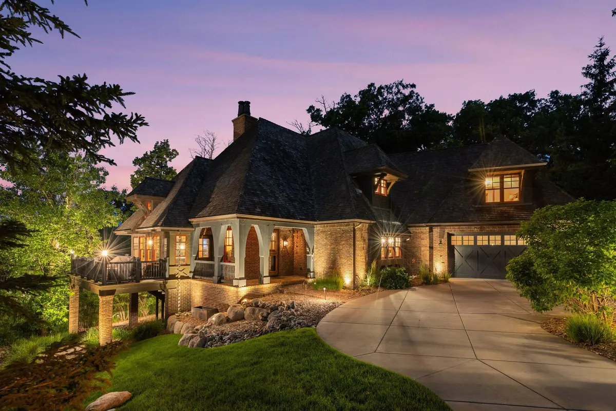 1610 Locust Hills PL, Wayzata, MN 55391