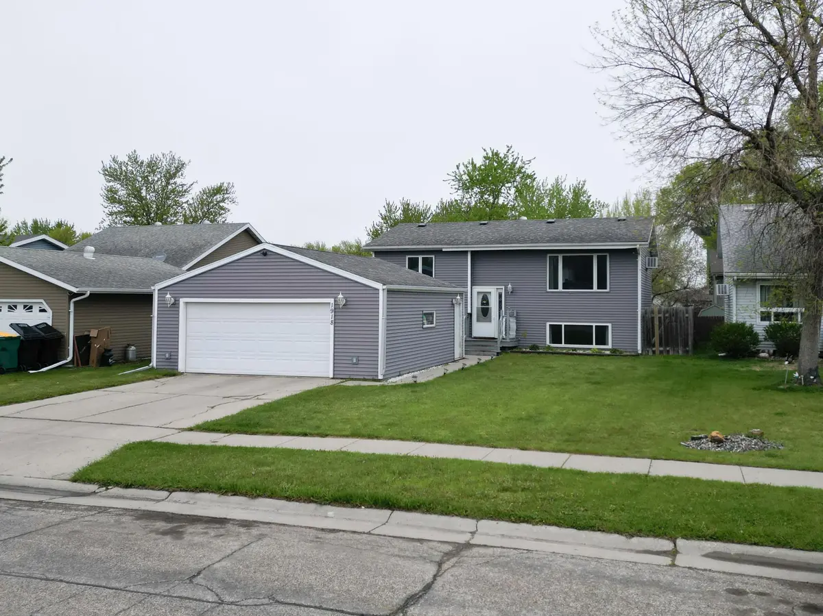 1918 5 AVE E, West Fargo, ND 58078