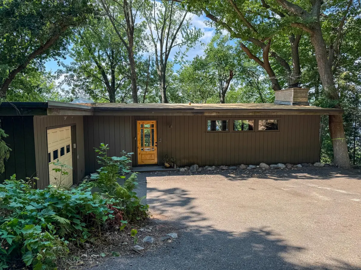 177 Glenmont RD, River Falls, WI 54022