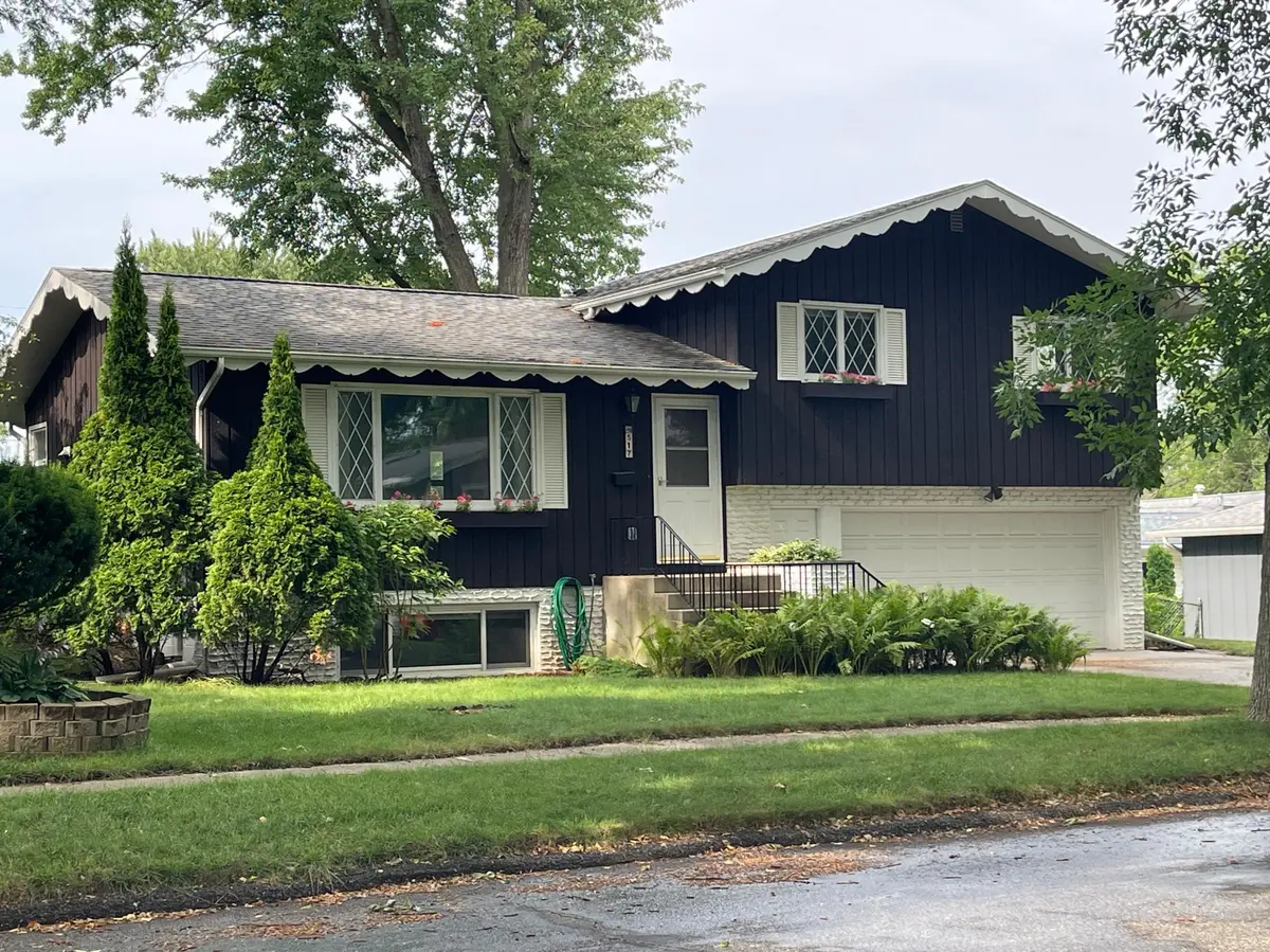 517 26th ST NW, Rochester, MN 55901
