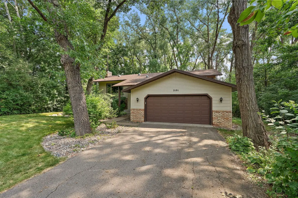 2101 Sheridan Hills RD, Minnetonka, MN 55391