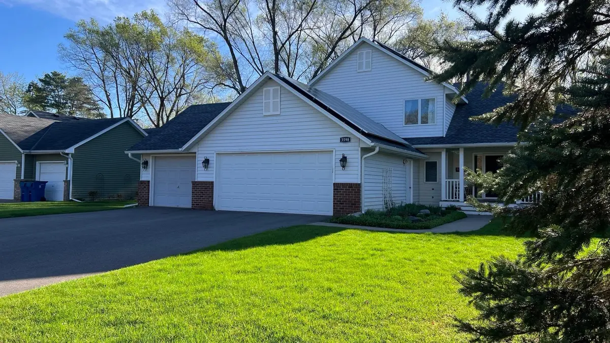 3598 Searle CT, Vadnais Heights, MN 55127