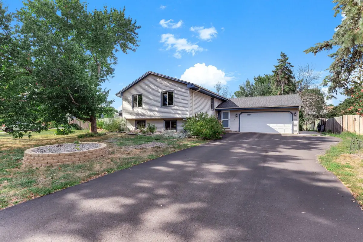1631 130th AVE NE, Blaine, MN 55449