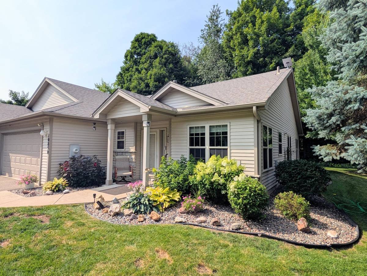 10850 Woodland DR, Chisago City, MN 55013