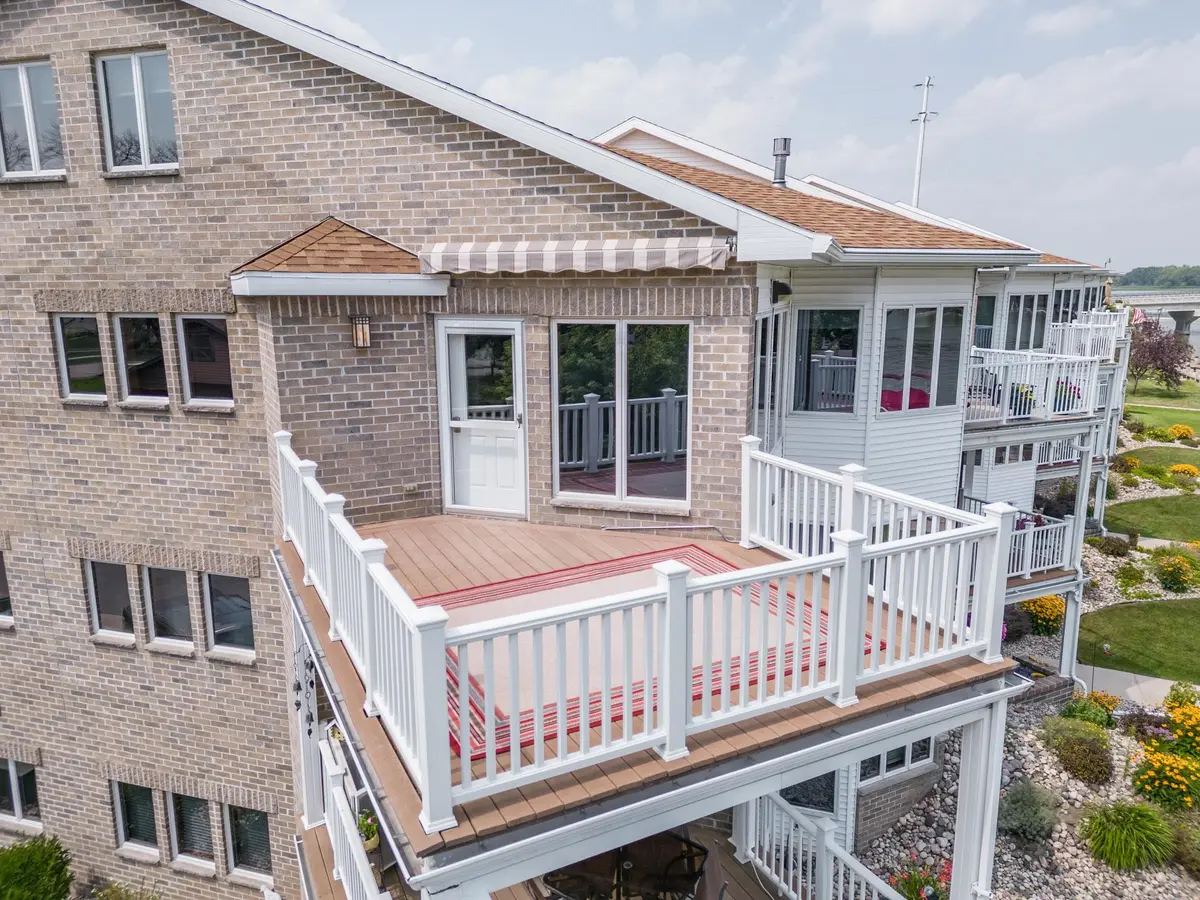 169 S 1ST ST #15, Winneconne, WI 54986