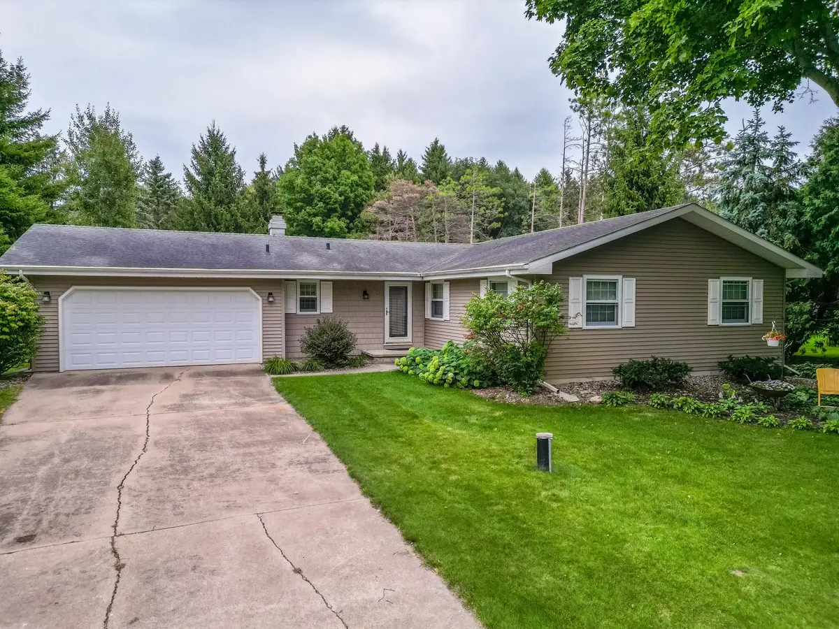 5754 CLEVEDON LN, Oshkosh, WI 54904