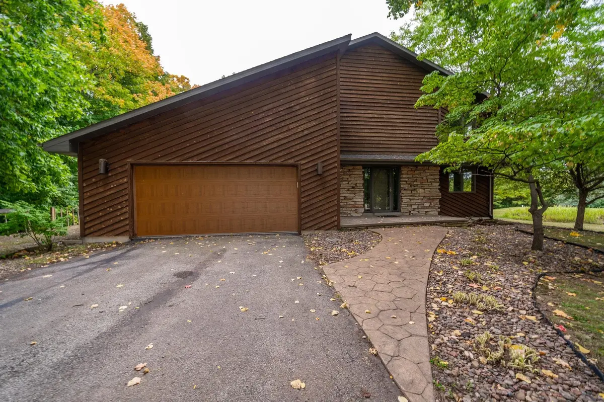 8344 CLAYTON AVE, Neenah, WI 54956