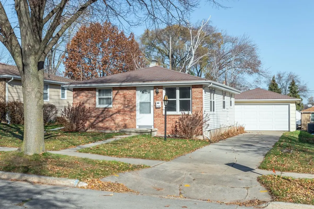 1298 MATHER ST, Green Bay, WI 54303-4180