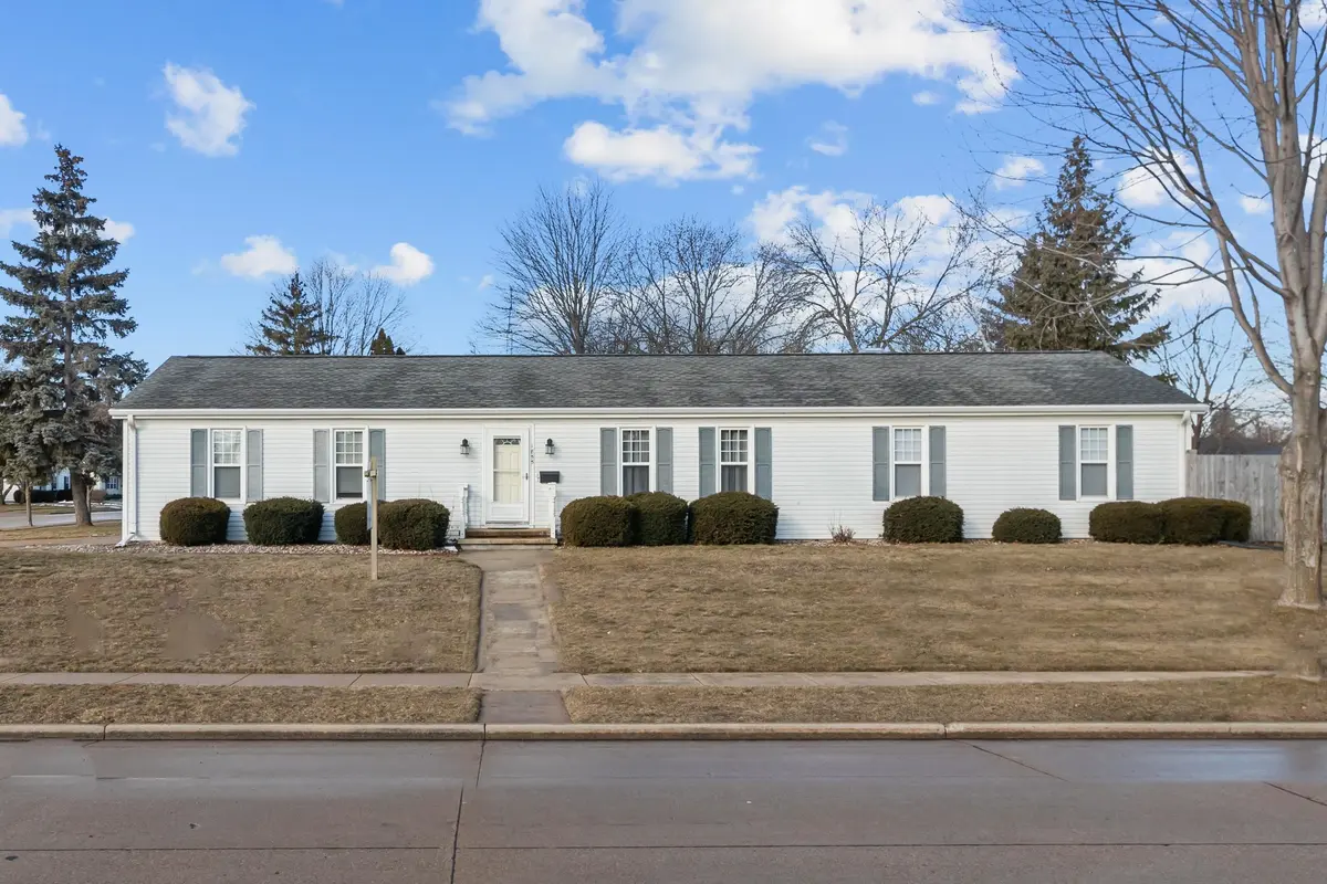 1855 GEORGIA ST, Oshkosh, WI 54902