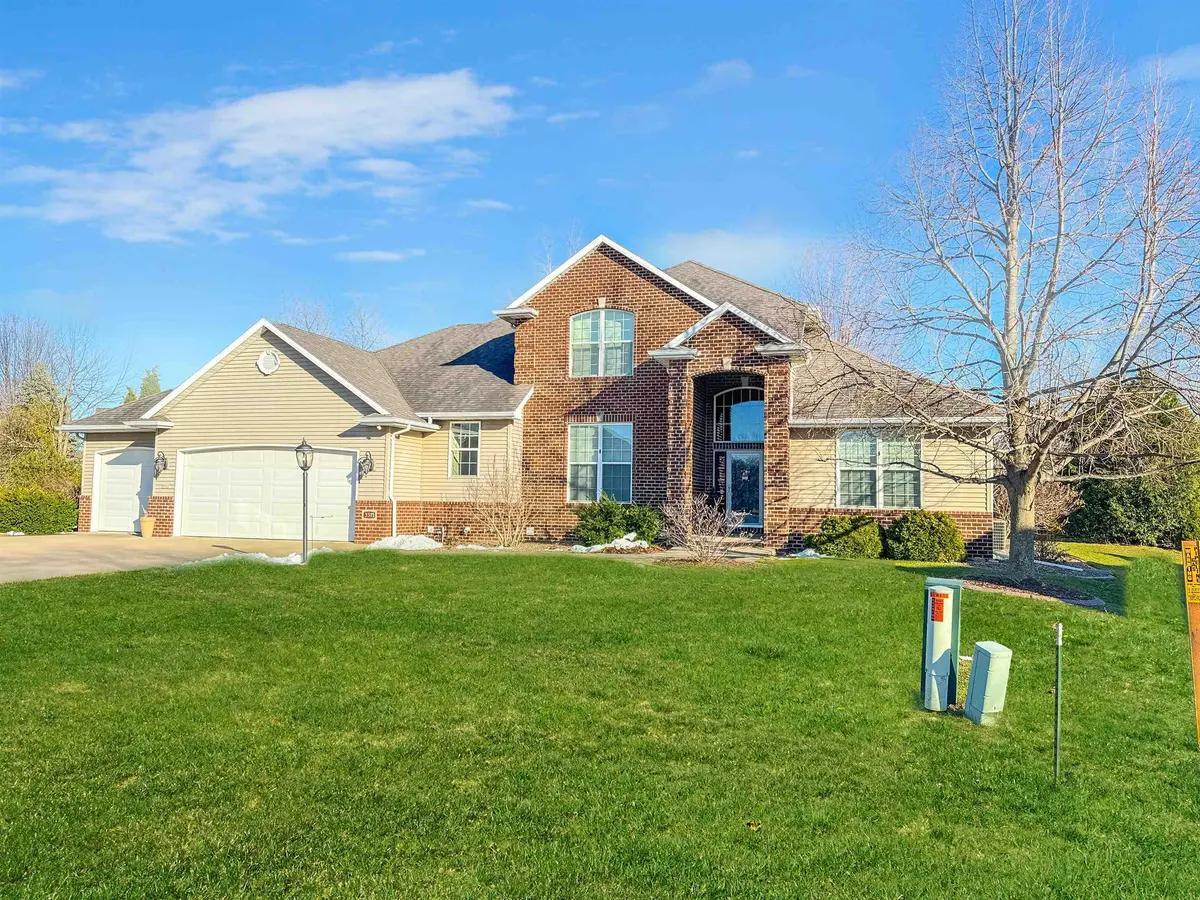 3371 COLLIER CT, Oshkosh, WI 54904