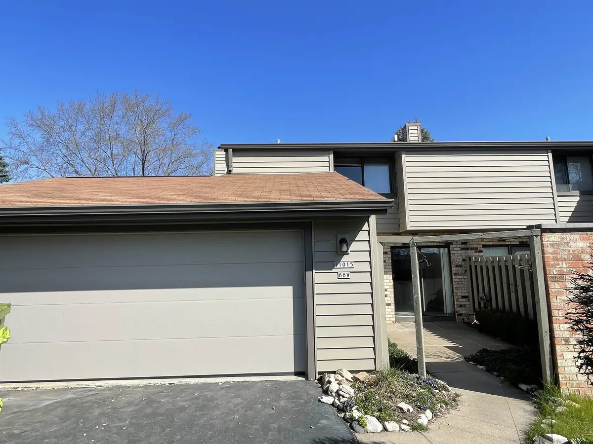11015 N ELDER TREE CT, Mequon, WI 53092