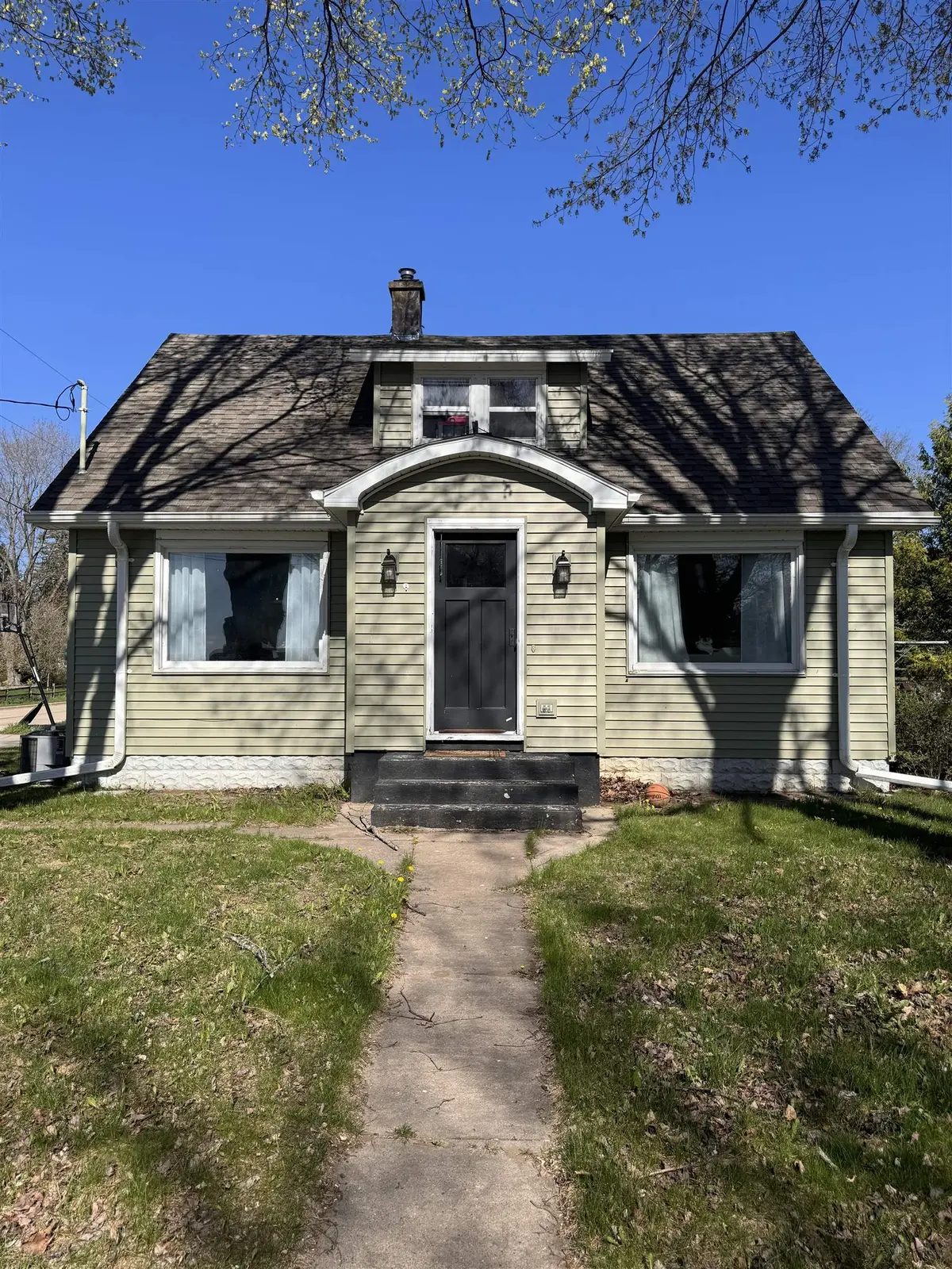 202 GROVE ST, Manawa, WI 54949