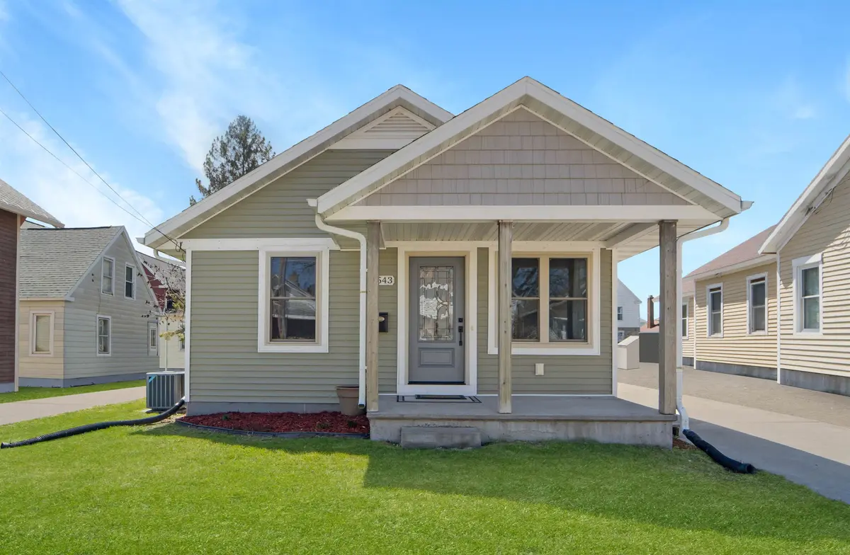 543 SCHOOL AVE, Oshkosh, WI 54901-5120