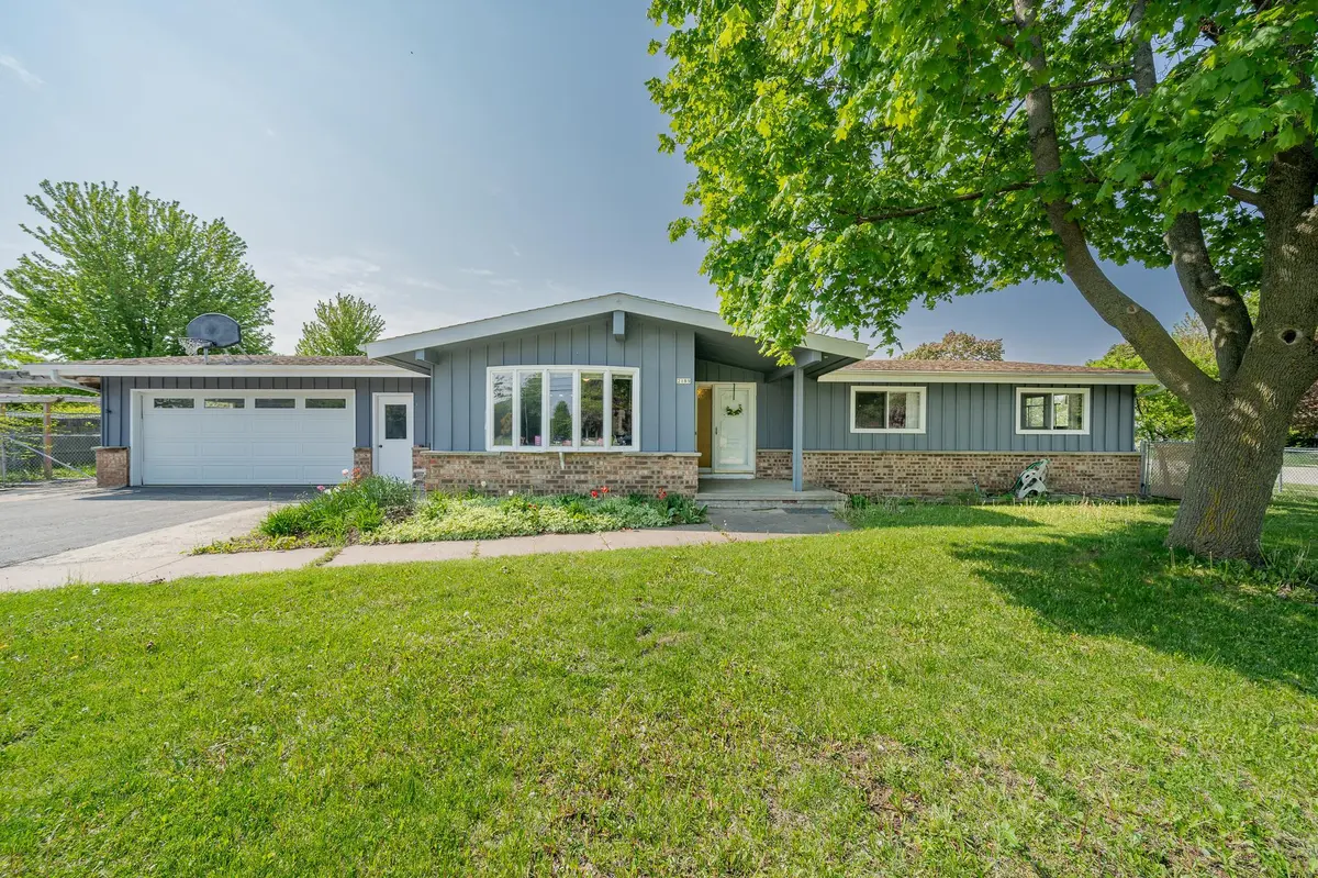 2189 W 9TH AVE, Oshkosh, WI 54904-8043