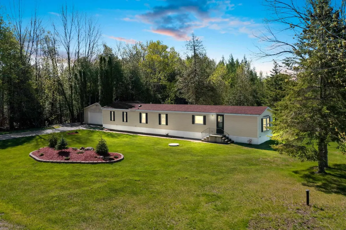W4531 RED SCHOOL RD, Grover, WI 54157