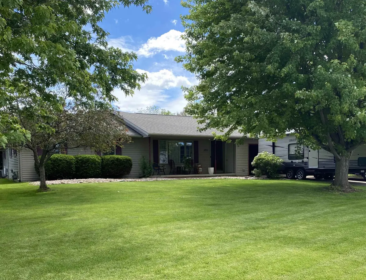 3801 EAST RIVER DR, Green Bay, WI 54301
