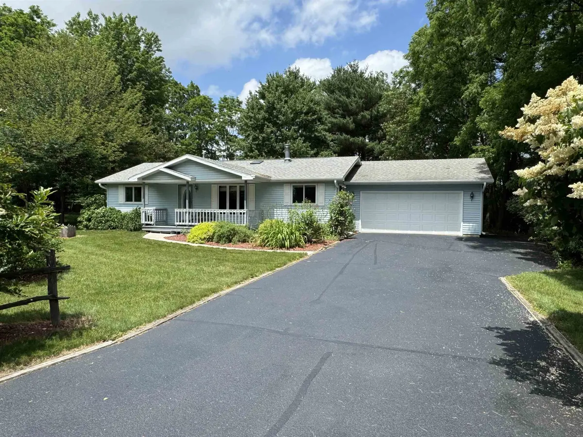 N3296 DEERVIEW CT, Waupaca, WI 54981