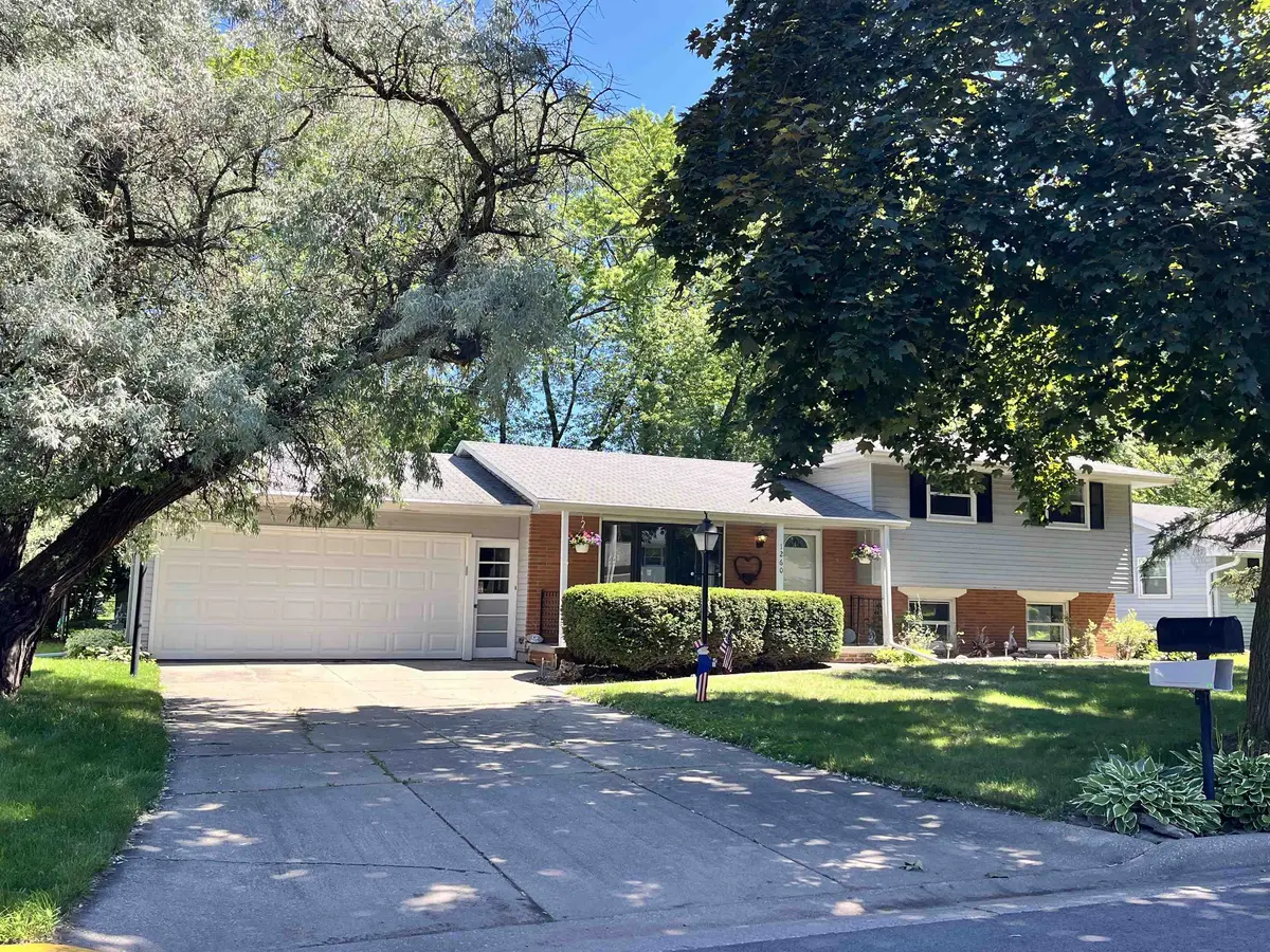 1260 APRIL LN, Green Bay, WI 54304-4037