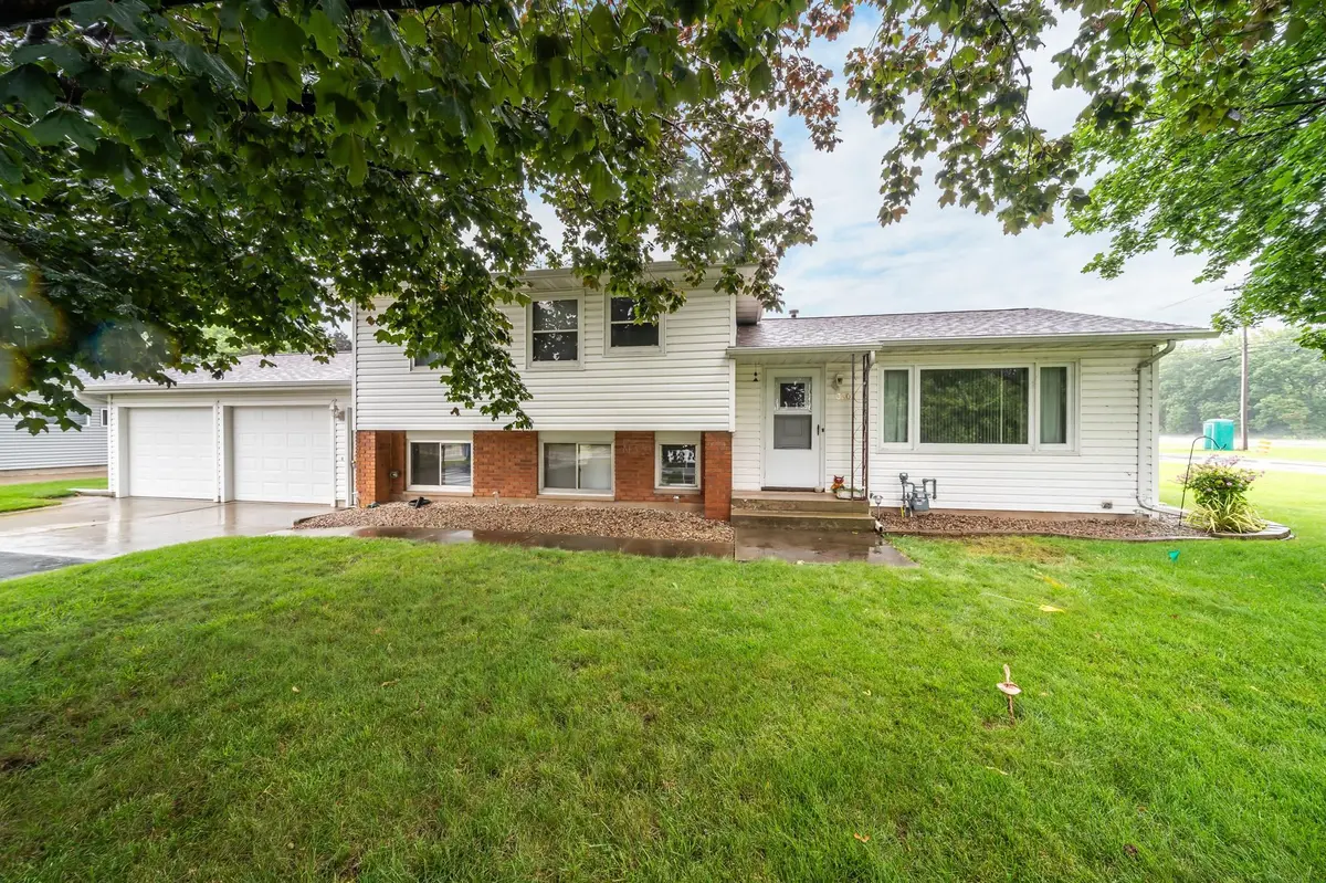 330 ZARLING AVE, Oshkosh, WI 54901