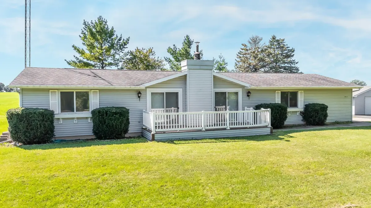 4923 COUNTY RD G, Oshkosh, WI 54986