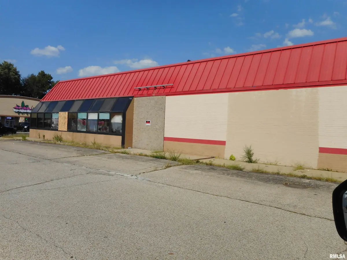 1700 WABASH AVE, Springfield, IL 62704