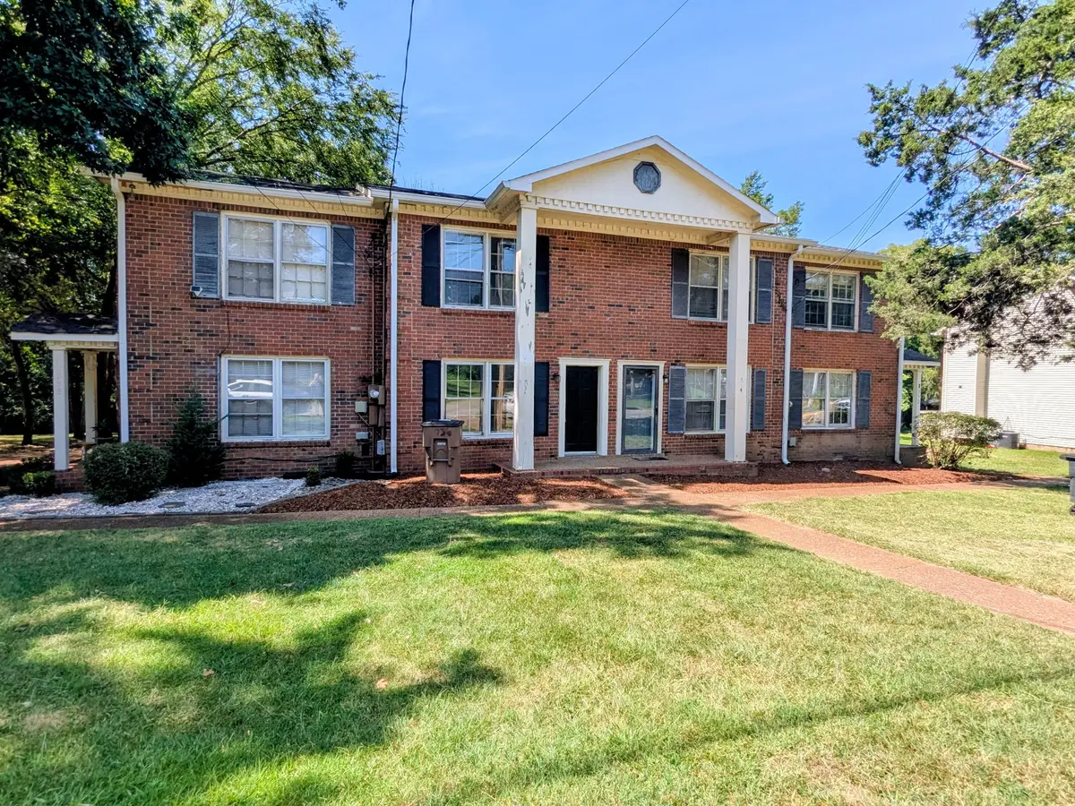 736 Holder Dr, Nashville, TN 37217