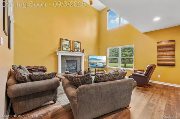 2633 Groveland RD, Groveland Township, MI 48462