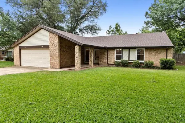 329 Stratford Drive, Hurst, TX 76054