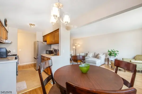 605 Grove St #3, Clifton City, NJ 07013