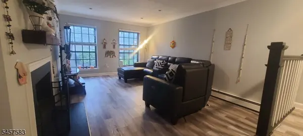 323 Gill Ln, Woodbridge Twp., NJ 08830