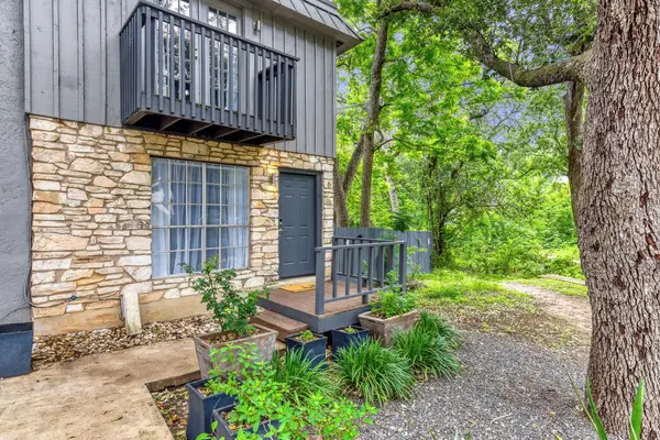 1912 Lightsey RD #6, Austin, TX 78704