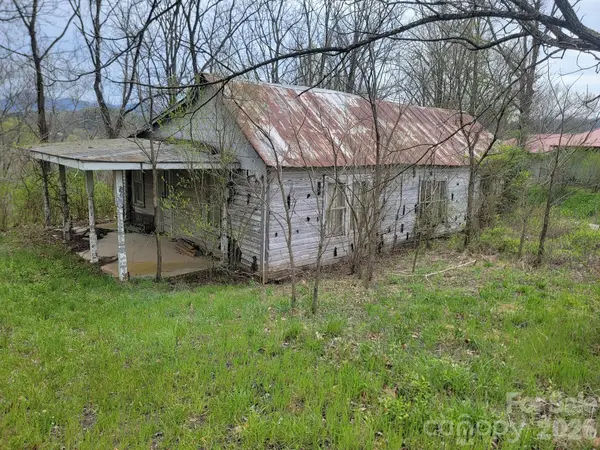 415 Pigeon Ford RD, Canton, NC 28716