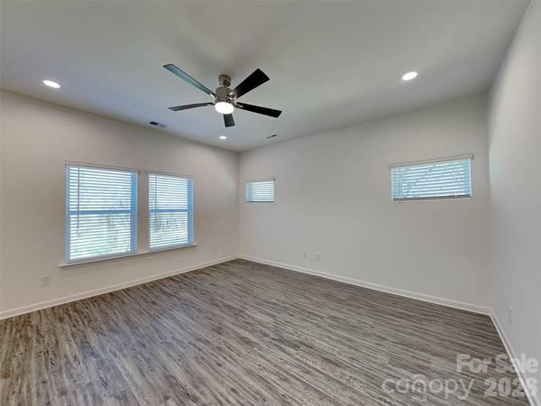 481 Hager Lake RD, Mooresville, NC 28115