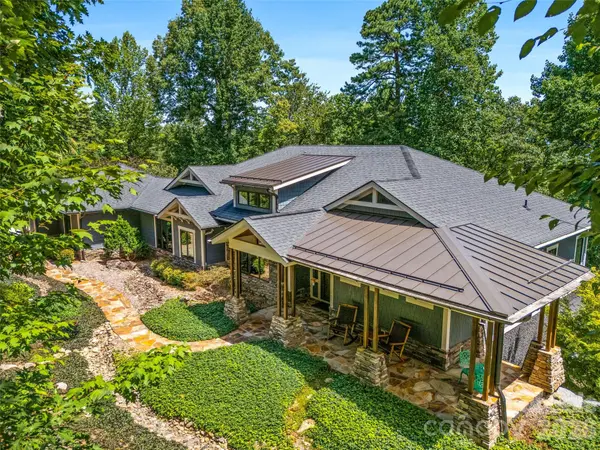 72 Dusky CT, Hendersonville, NC 28739