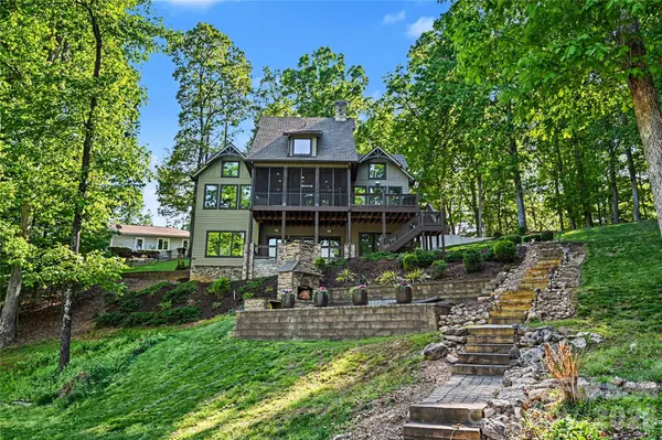 142 Lakeview Shores LOOP, Mooresville, NC 28117