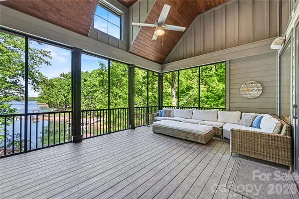 142 Lakeview Shores LOOP, Mooresville, NC 28117