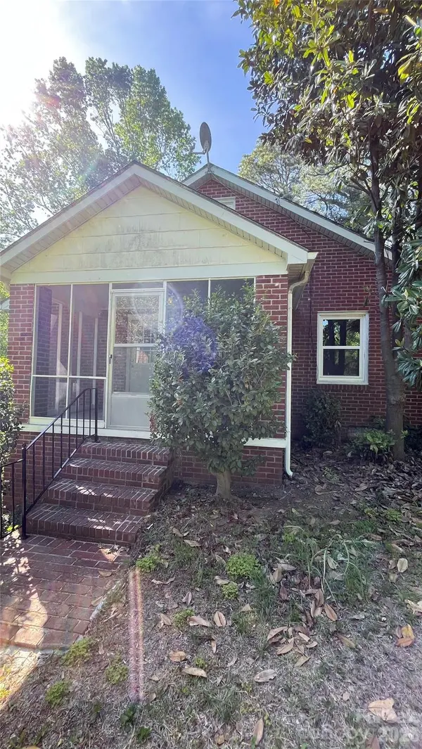 205 Sunrise AVE, Mount Gilead, NC 27306