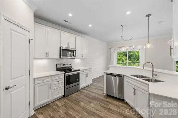 23206 Clarabelle DR, Charlotte, NC 28273