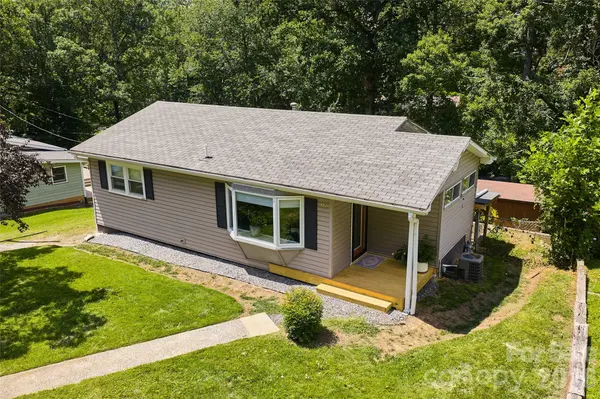 17 Azalea RD, Arden, NC 28704