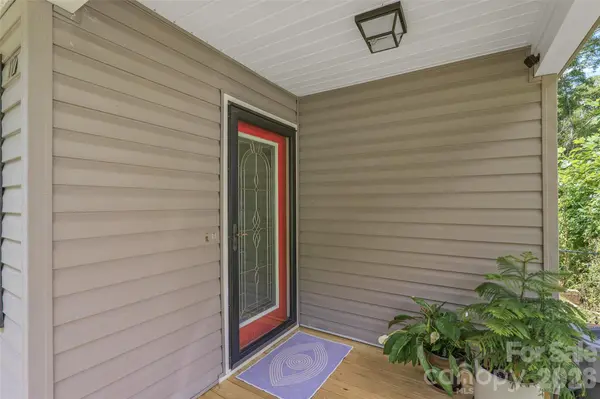 17 Azalea RD, Arden, NC 28704