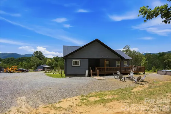 301 McGinnis DR, Old Fort, NC 28762