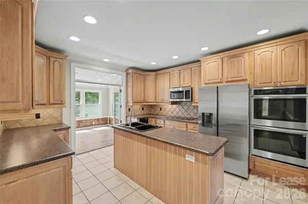 2545 Rea RD, Charlotte, NC 28226