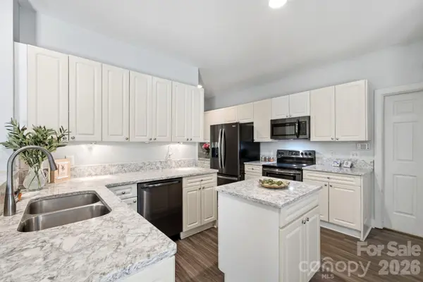 137 Purple Finch LN, Mooresville, NC 28117