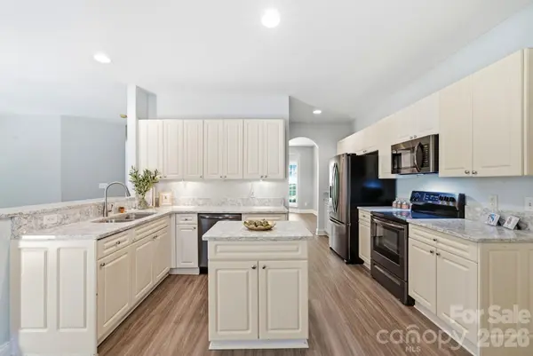 137 Purple Finch LN, Mooresville, NC 28117