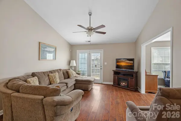 2933 Trimble CIR NW, Concord, NC 28027