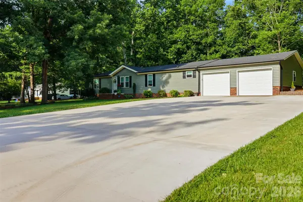 446 Heritage CIR, Taylorsville, NC 28681