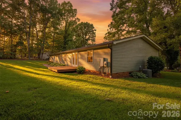 446 Heritage CIR, Taylorsville, NC 28681