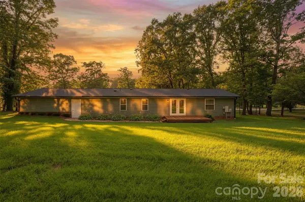 446 Heritage CIR, Taylorsville, NC 28681